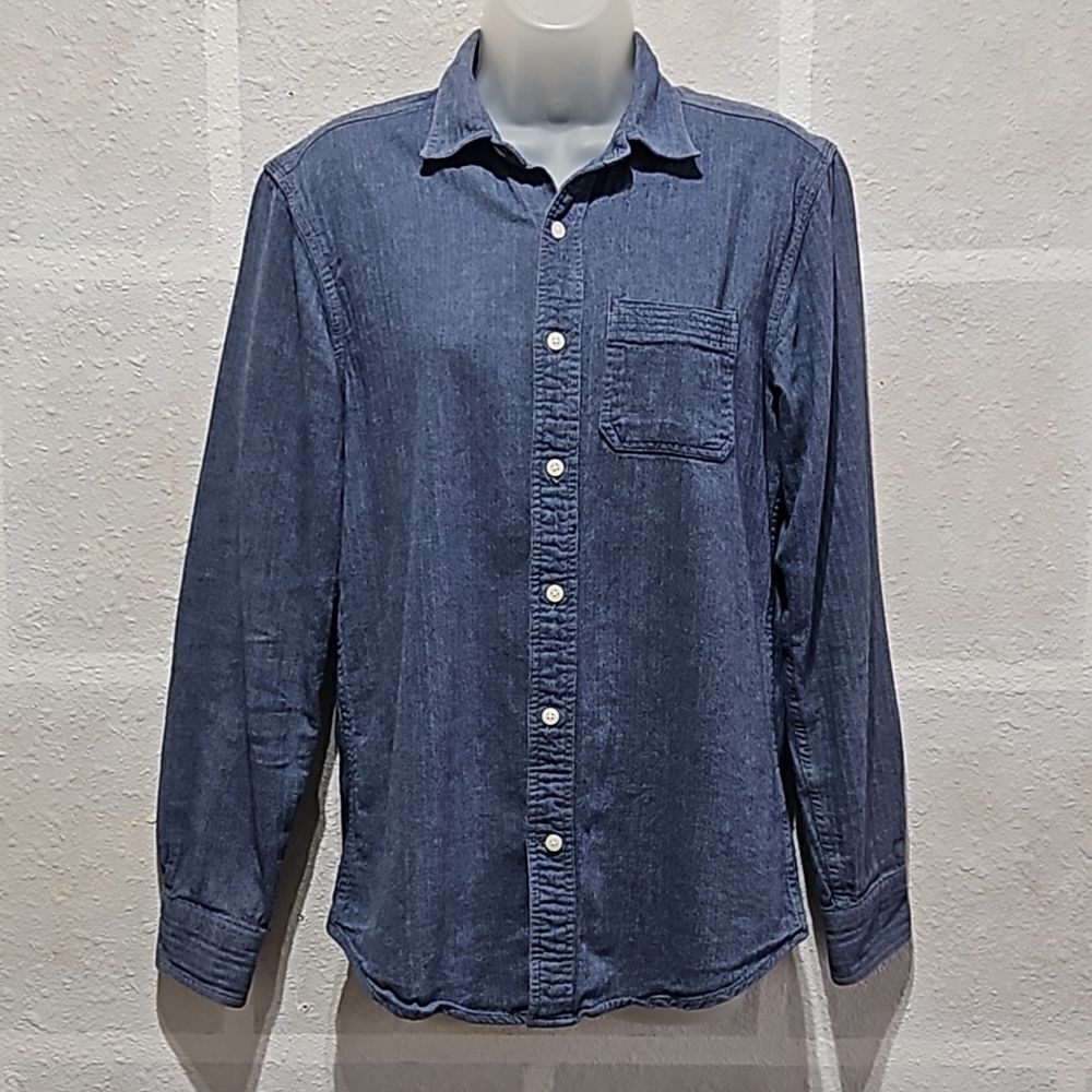 GAP Blue Long Sleeve Button Down Flannel Top